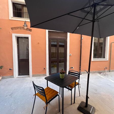 Domus Catania Centro Villa ภายนอก รูปภาพ